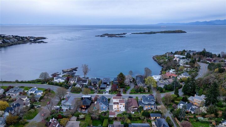 Property Photo:  376 King George Terr  BC V8S 2K3 
