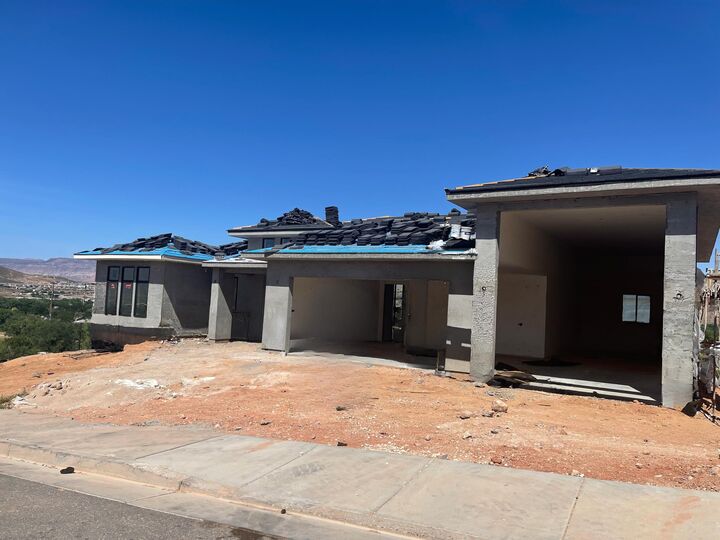 Property Photo: 685 S 1360 W UT 84737