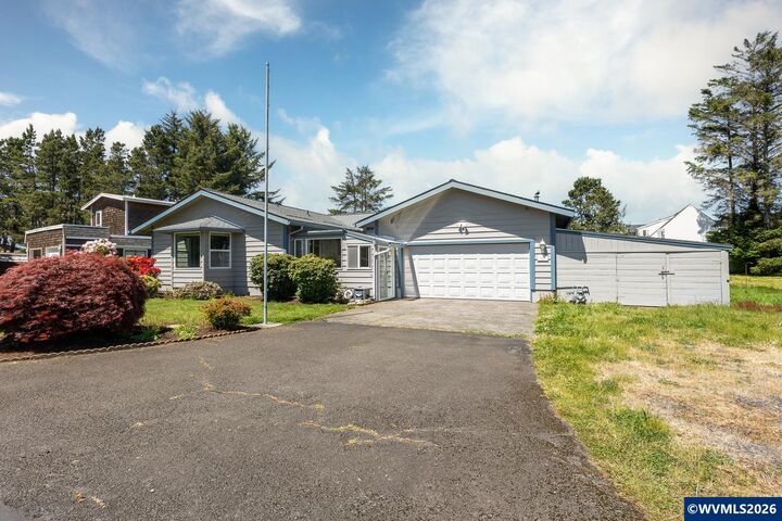 Property Photo:  9215 Trout Pl  OR 97388 
