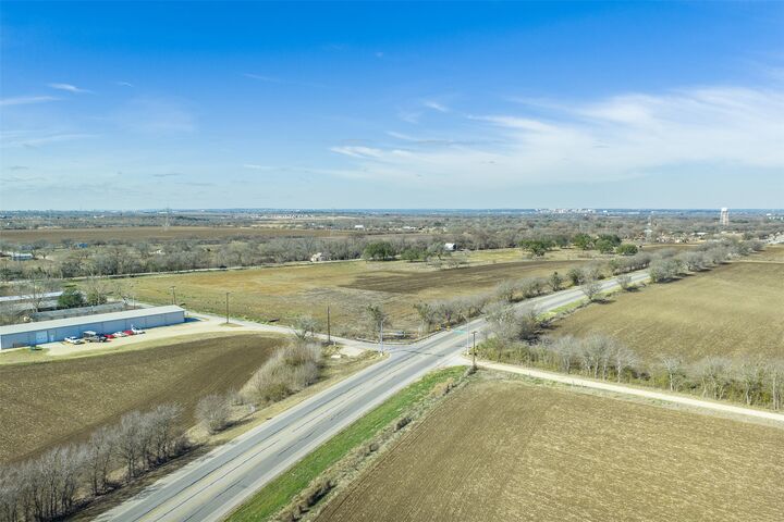 Property Photo:  600 NW River Road  TX 78655 