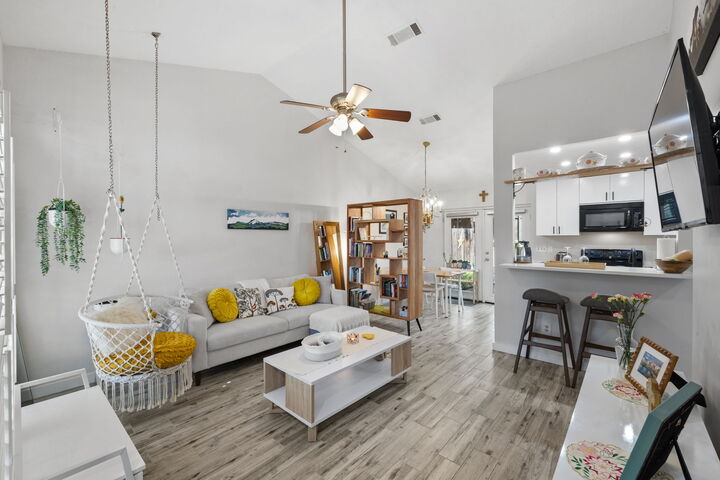 Property Photo:  1015 E Yager Lane 115  TX 78753 