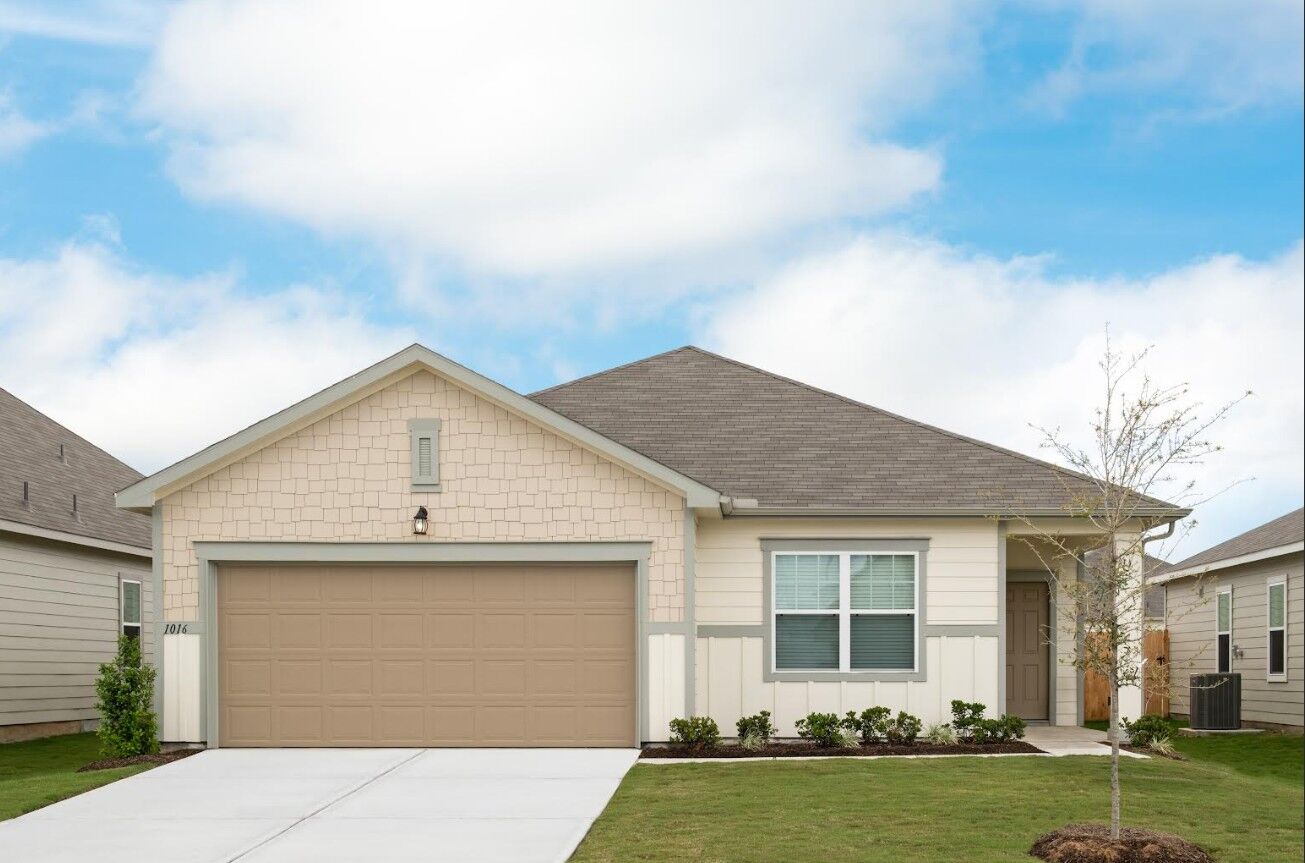 Property Photo: 1321 Morris Loop TX 78666