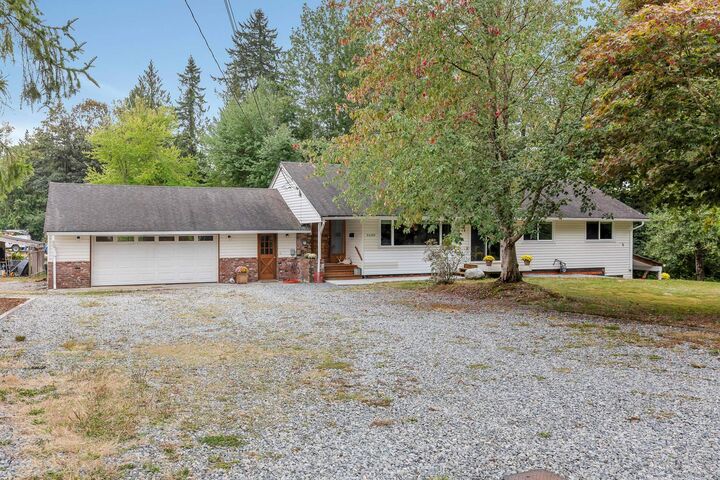 24320 116 Avenue — photo 1