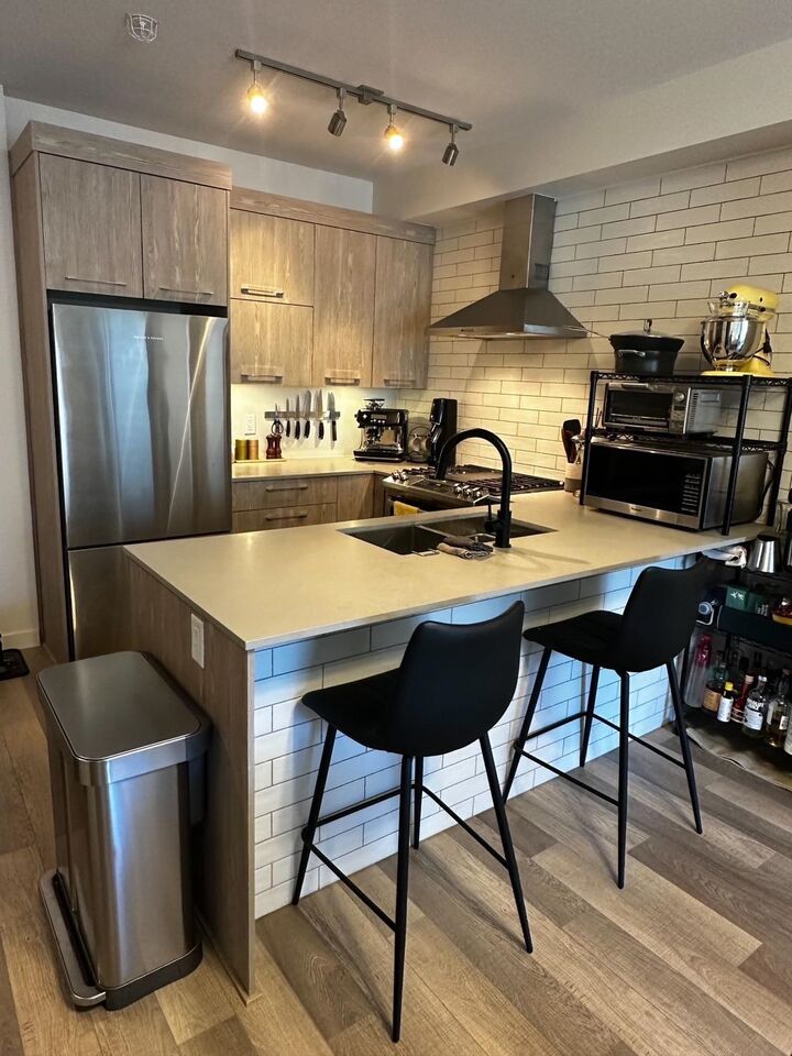 Property Photo:  1012 Auckland Street 202  BC V3M 0M3 