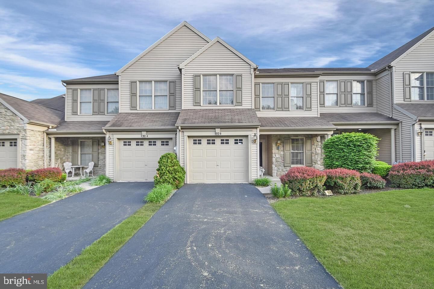 Property Photo:  1938 Limestone Drive  PA 17036 