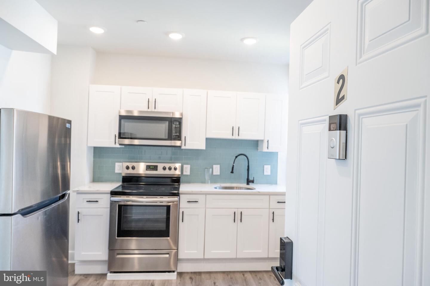 Property Photo:  
