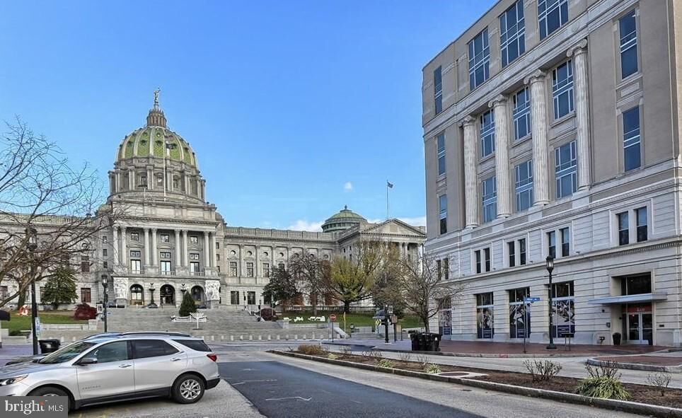Property Photo: 231 State Street 204 PA 17101