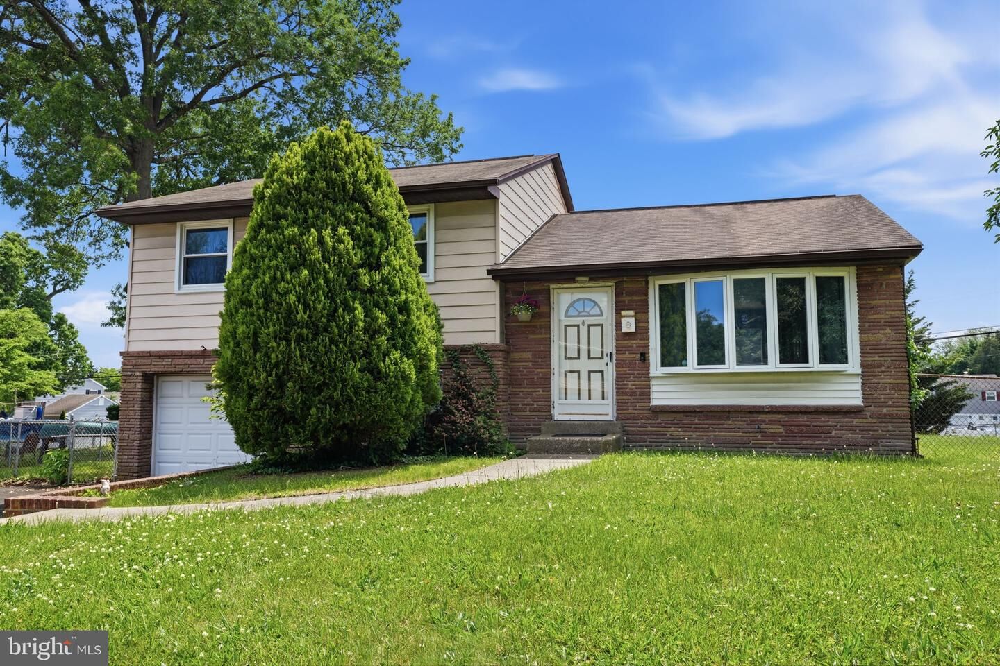 Property Photo:  27 Revere Street  PA 19053 