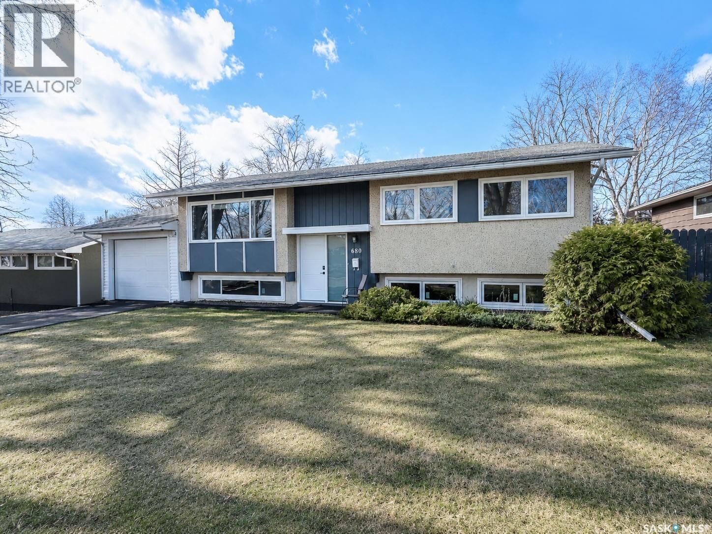 Property Photo: 680 Eastwood Street SK S6V 2T5