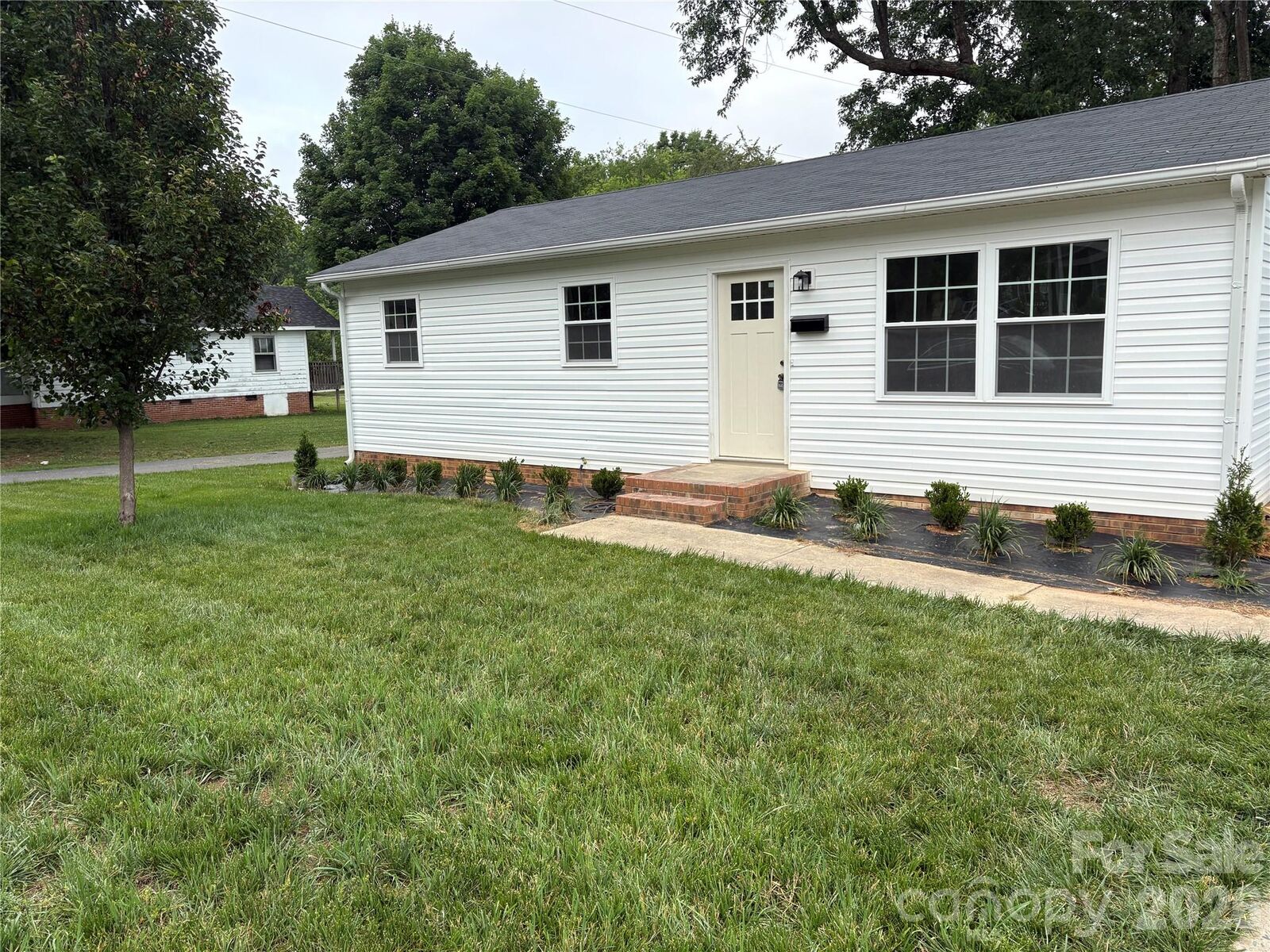 Property Photo:  301 Branch Street S  NC 28112 