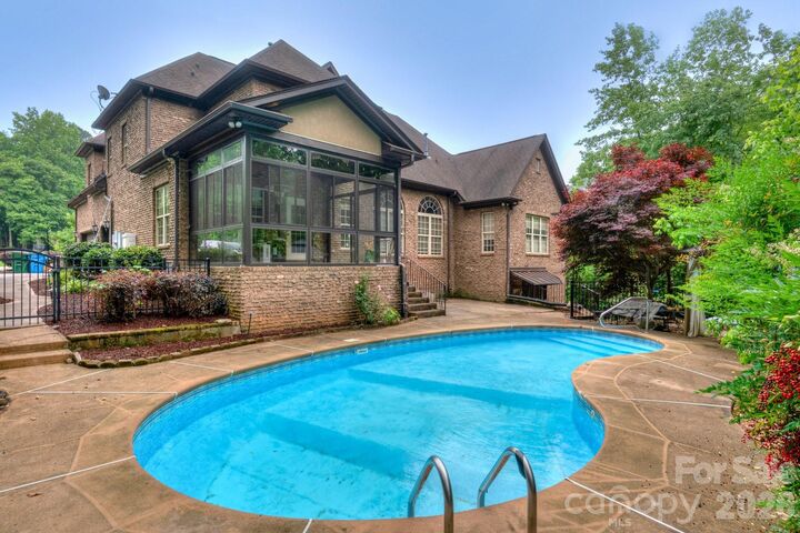 Property Photo:  6543 Robin Hollow Drive  NC 28227 