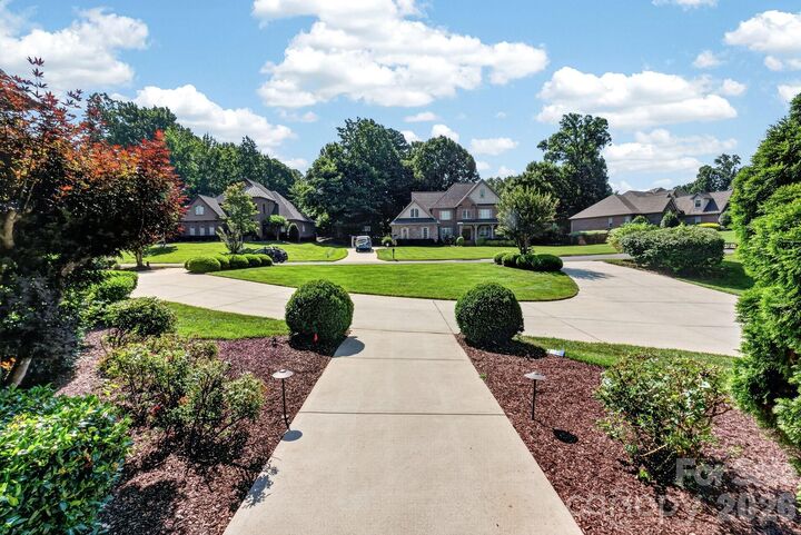 Property Photo:  6543 Robin Hollow Drive  NC 28227 