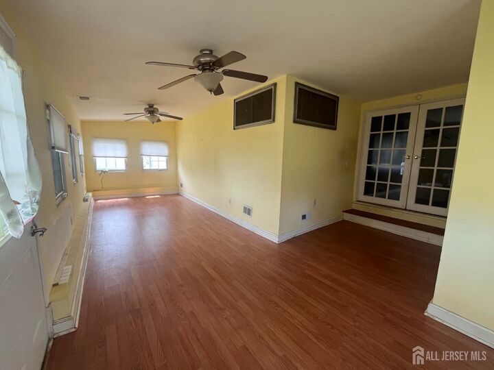 Property Photo:  112 Kendall Drive  NJ 08859 