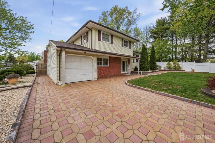 Property Photo:  1351 Suwanee Drive  NJ 08902 