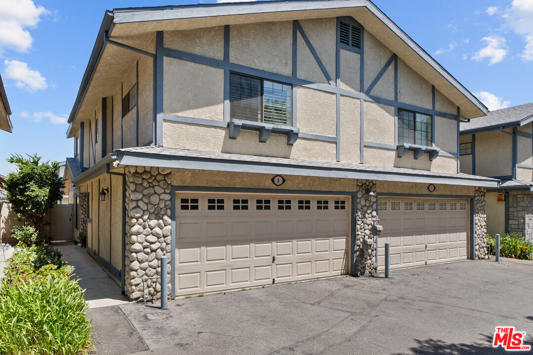 Property Photo:  18435 Keswick St  CA 91335 