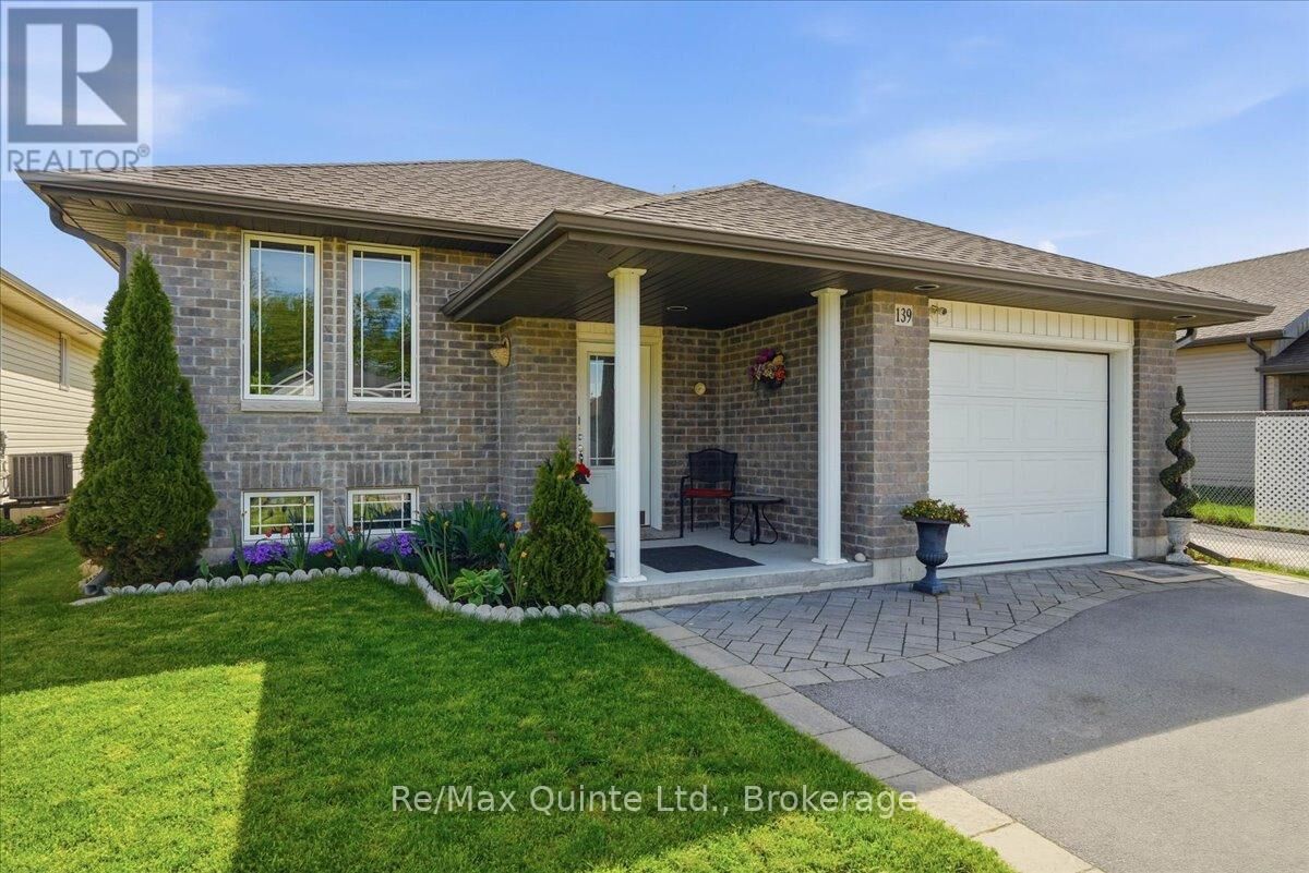 Property Photo:  139 Greenhill Lane  ON K8N 0C7 