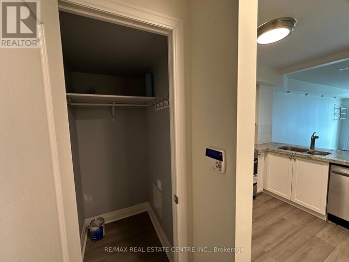 Property Photo: 2121 Lake Shore Boulevard West 816 ON M8V 4E9