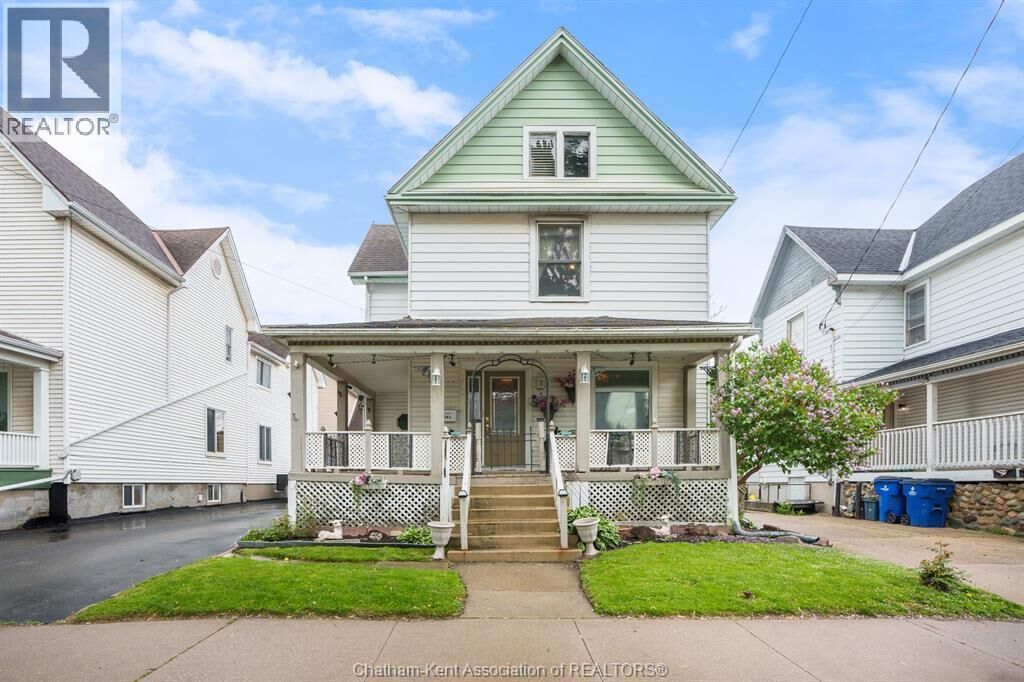 Property Photo:  282 Queen Street  ON N7M 2H4 