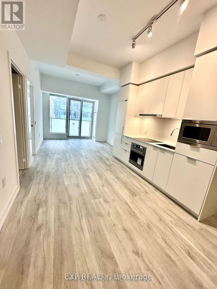 Property Photo:  7 Golden Lion Heights N638  ON M2M 0C1 