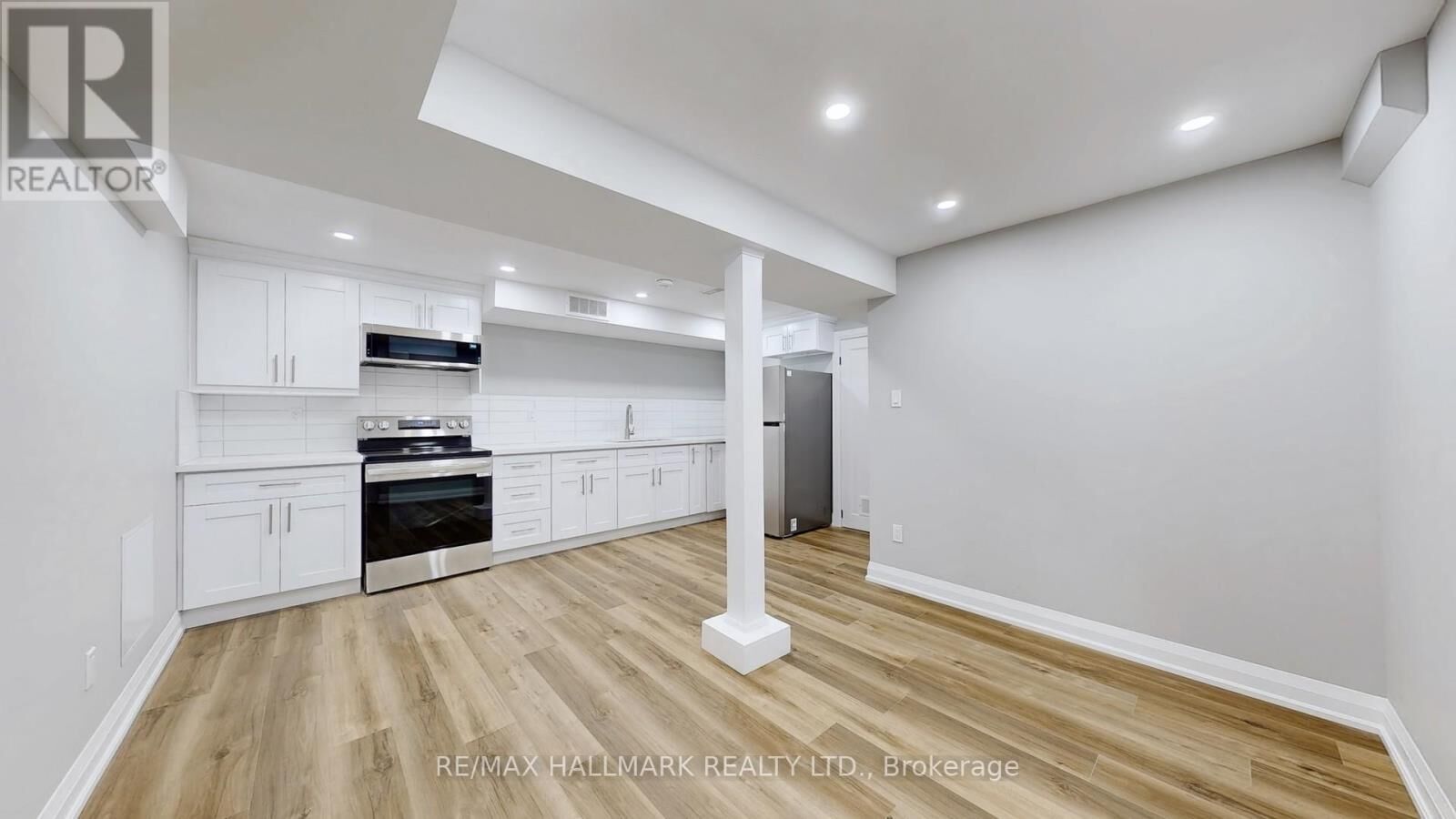 Property Photo: 6384 Plowmans Heath Bsmt ON L5N 3W1