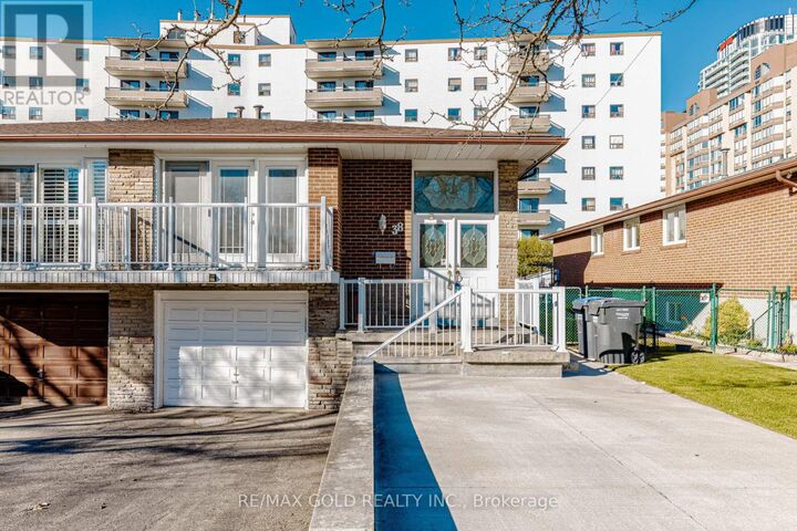 Property Photo: 38 Achill Crescent ON L5B 1L1