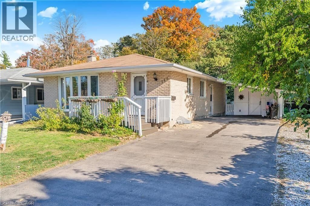 Property Photo:  146 Appalachian Crescent Lower  ON N2E 1A4 