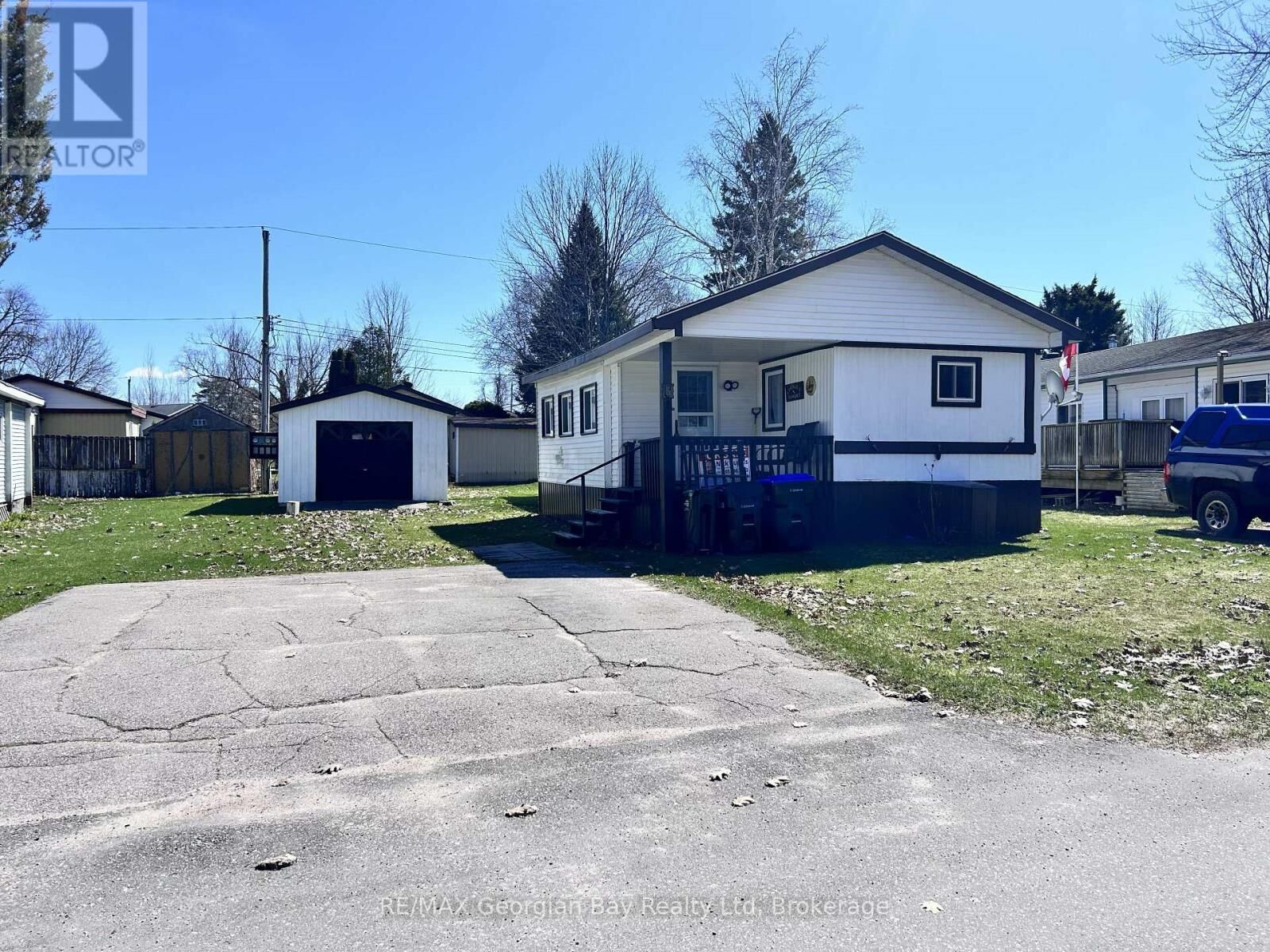 Property Photo:  3 Northland Road  ON L4R 0B9 