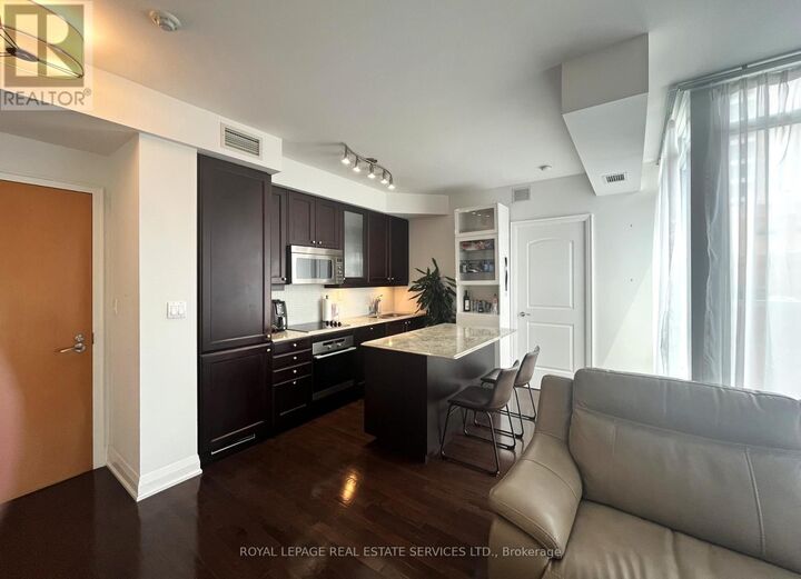 Property Photo: 1 Bedford Road 715 ON M5R 2B5