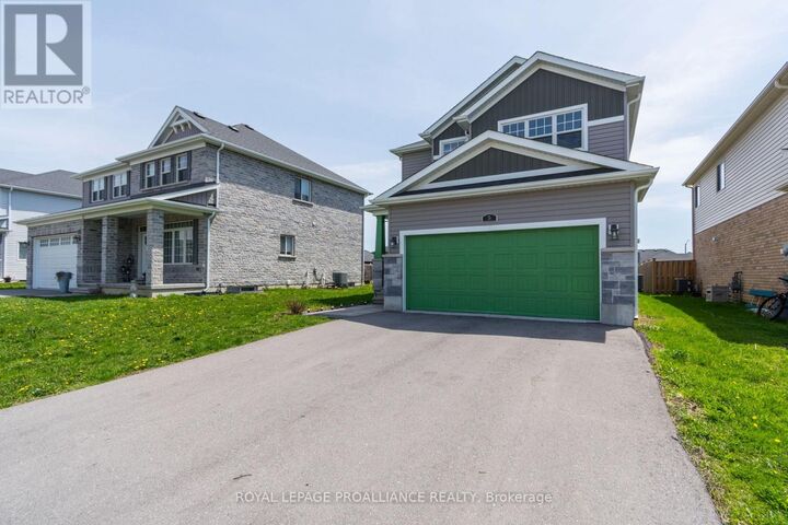 Property Photo: 5 Cottonwood Drive ON K8N 0J3