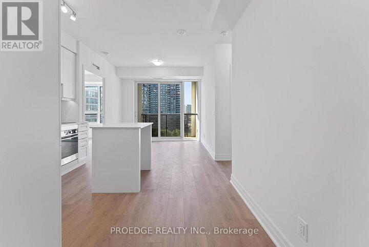 Property Photo:  30 Elm Drive West 801  ON L5B 0N6 