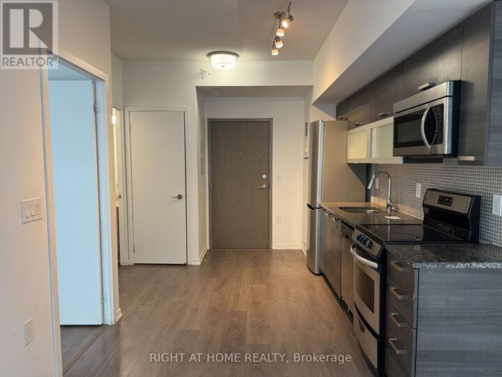 Property Photo:  36 Lisgar Street Ph01  ON M6J 0C7 