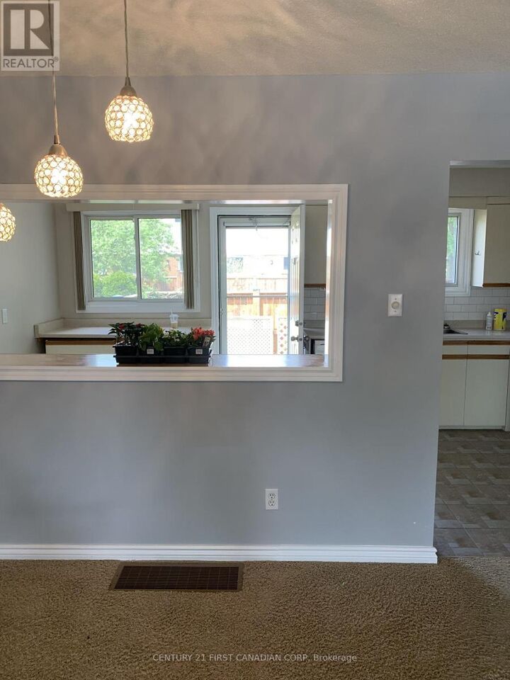 Property Photo:  51 Sholto Drive 54  ON N6E 2H9 