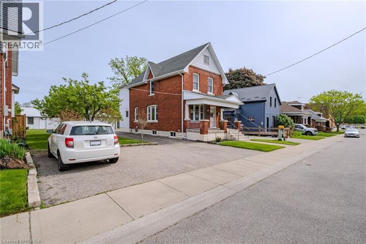 Property Photo:  110 Arthur Street  ON N3S 3J4 