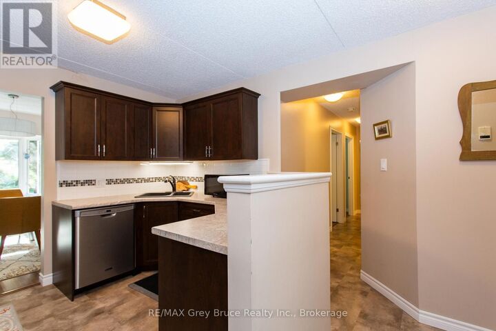 Property Photo:  125 Hinks Street 206  ON N0G 2V0 