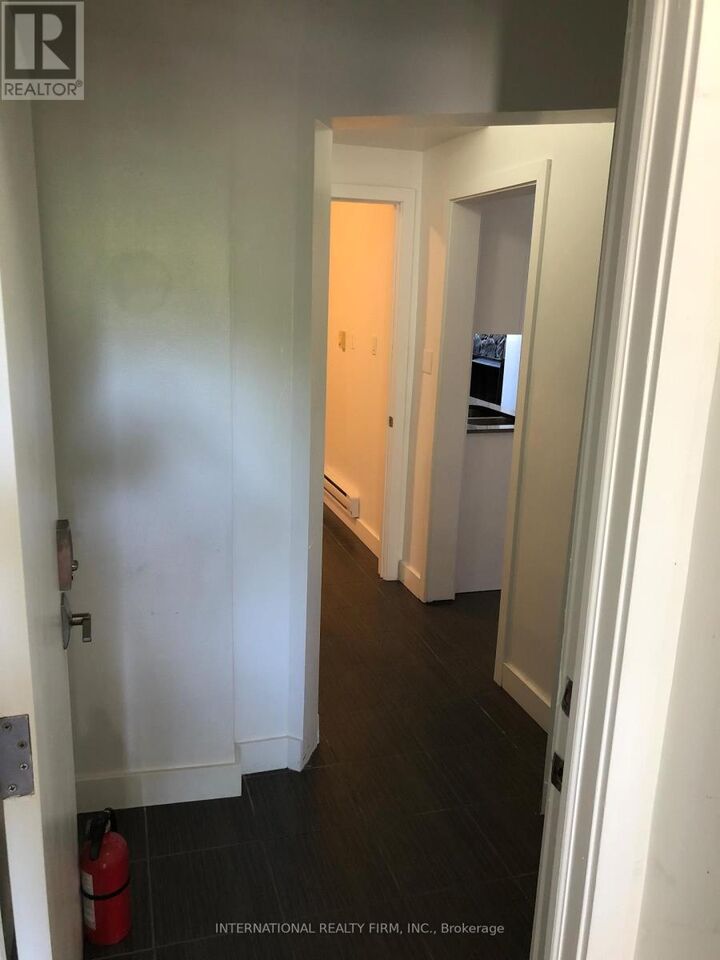 Property Photo:  159 Montrose Avenue 1  ON M6J 2T6 