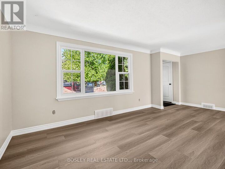 Property Photo:  8 Pearce Avenue  ON L2M 2L8 