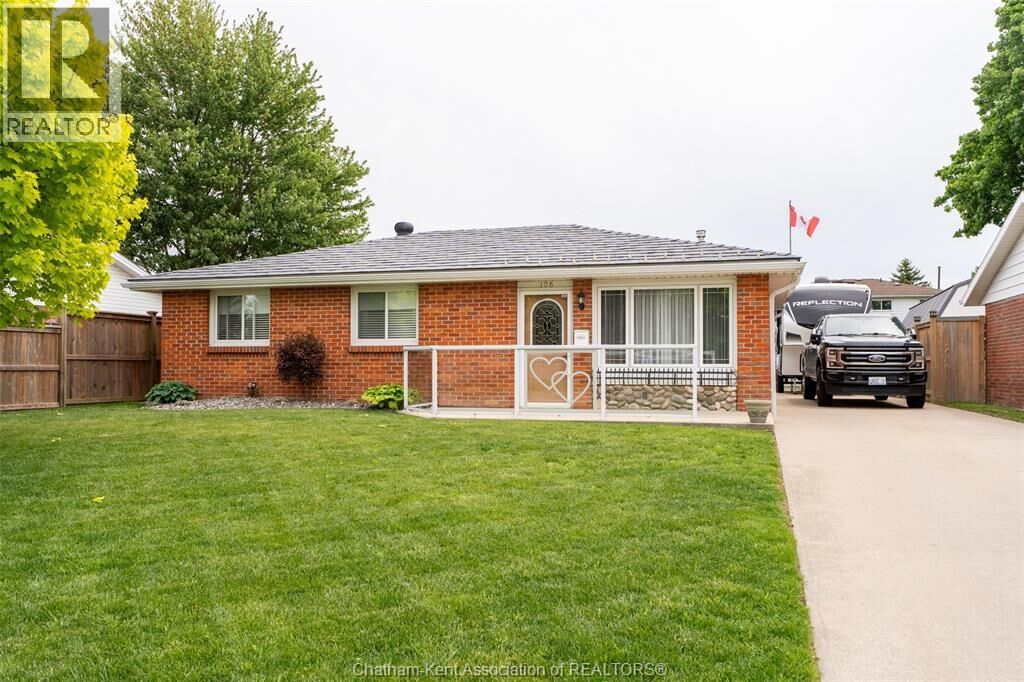 Property Photo:  106 Wills Street  ON N8A 4X5 