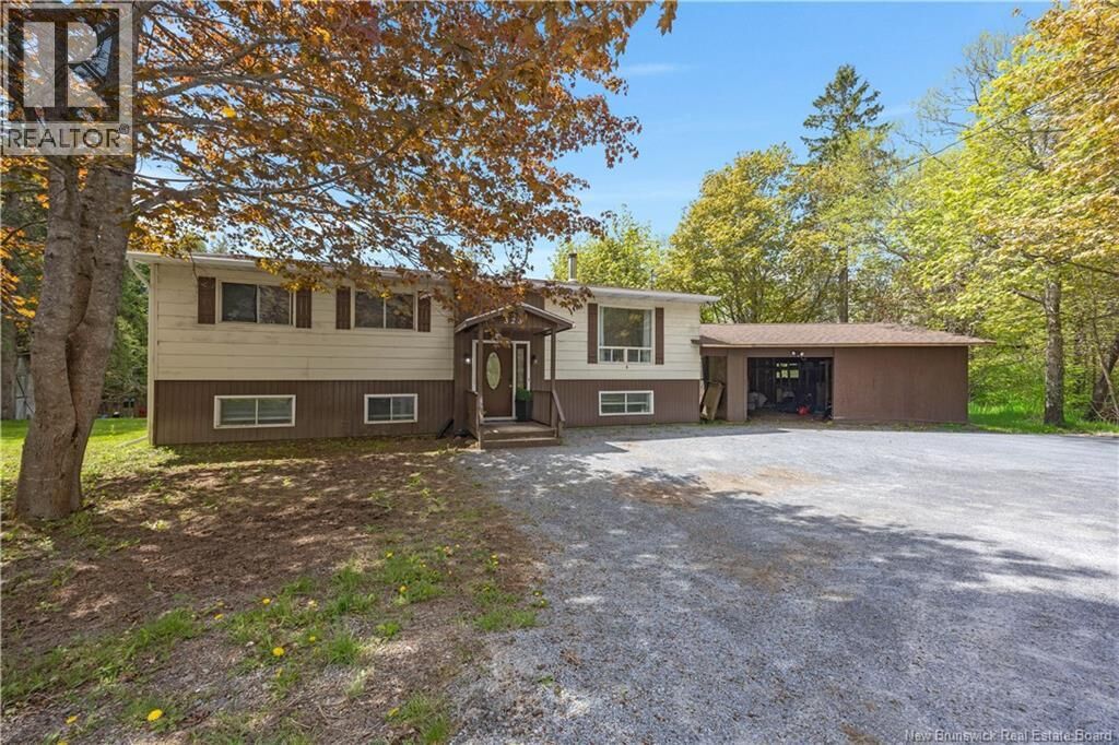Property Photo: 323 Gondola Point Road NB E2E 1Y4