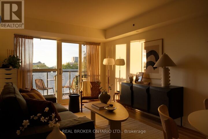 Property Photo: 35 Saranac Boulevard 510 ON M6A 2G4