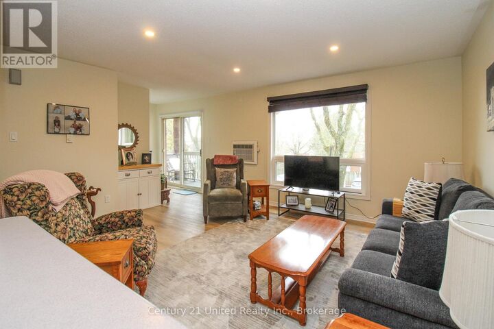 Property Photo:  1110 Clonsilla Avenue 204  ON K9J 5Y5 