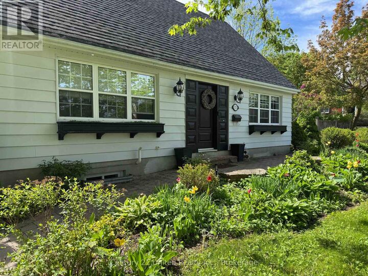 Property Photo: 375 Albertus Avenue ON K9J 5Z7