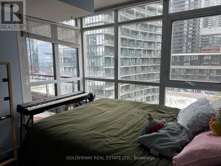 Property Photo:  10 Capreol Court 956  ON M5V 4B3 