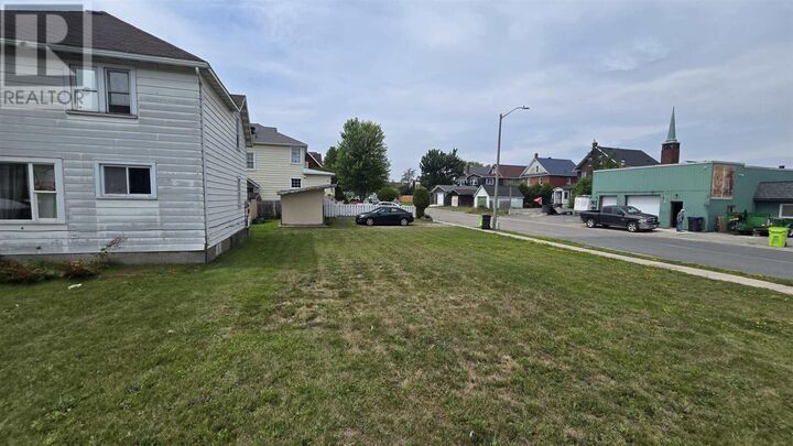 Property Photo:  169 Huron St  ON P6A 1R2 
