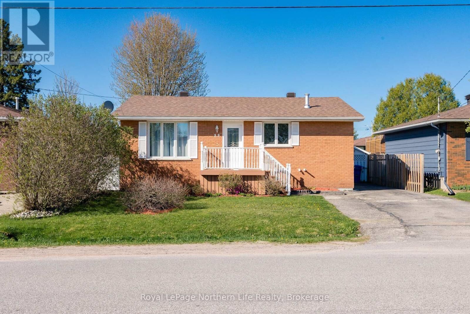 Property Photo:  99 Strathcona Drive  ON P1A 2N5 