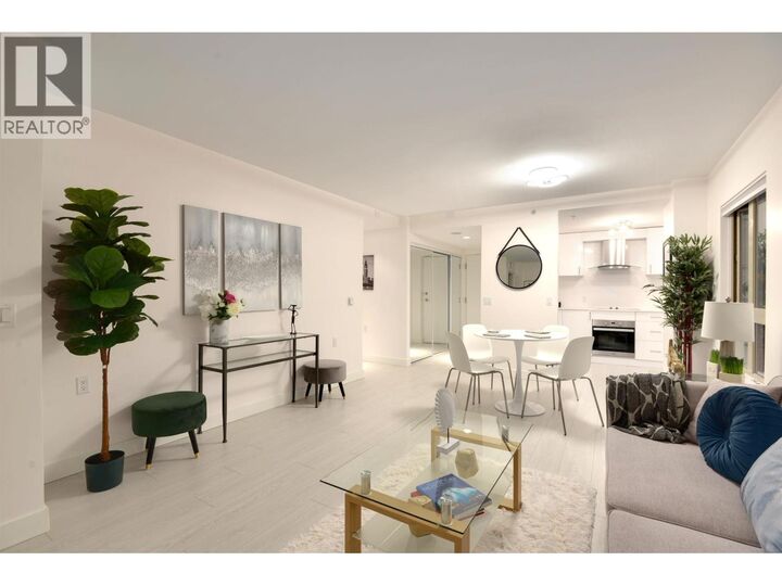 Property Photo:  121 West 15 Street 1604  BC V7M 1R8 