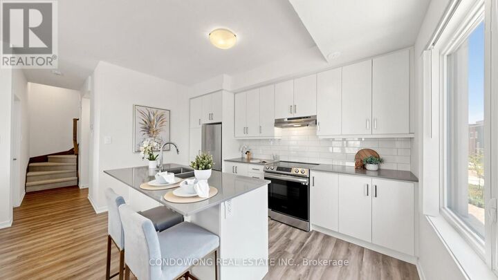 Property Photo:  31 Honeycrisp Crescent 49  ON L4K 0N6 