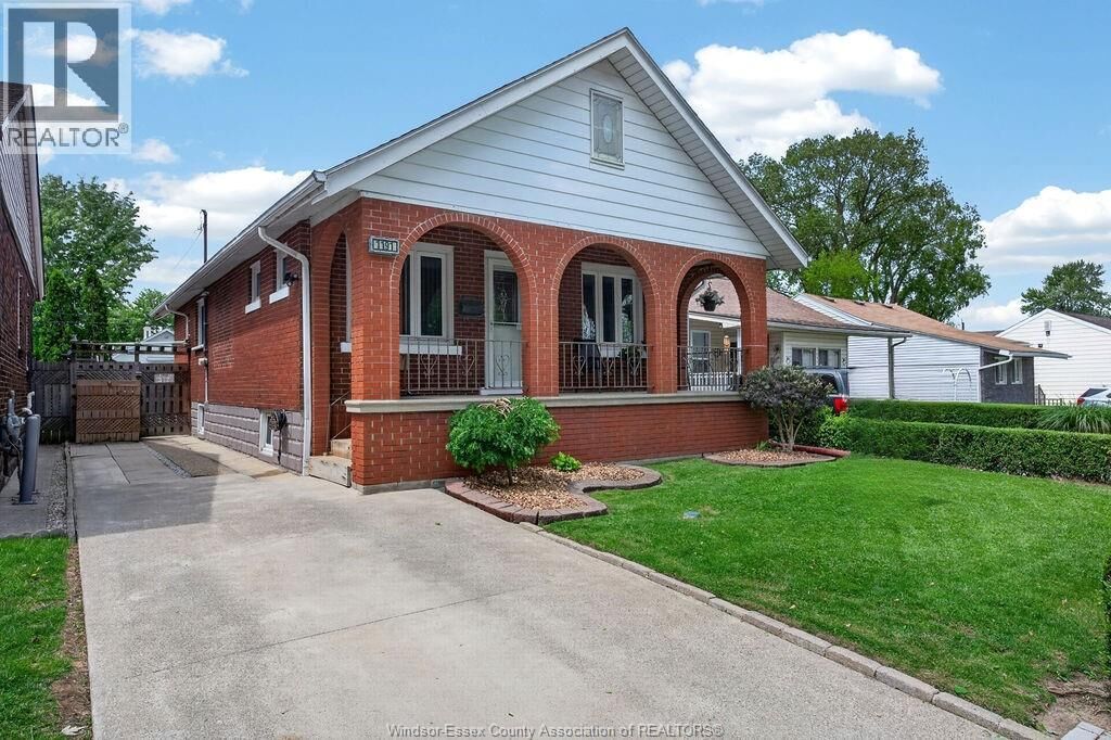 Property Photo:  1191 McKay Avenue  ON N9B 2A8 