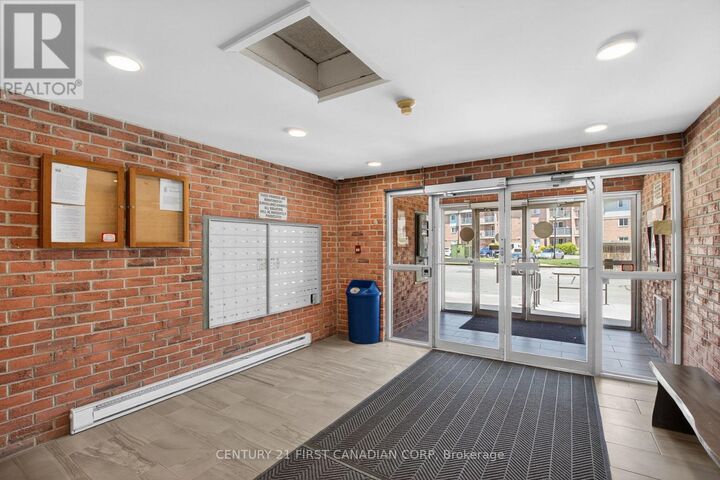 Property Photo:  136 Conway Drive 11  ON N6E 3N1 