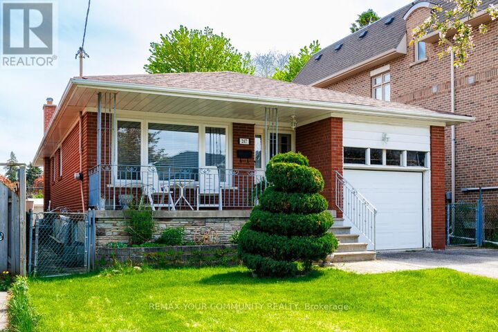 Property Photo:  267 Horsham Avenue  ON M2R 1G5 