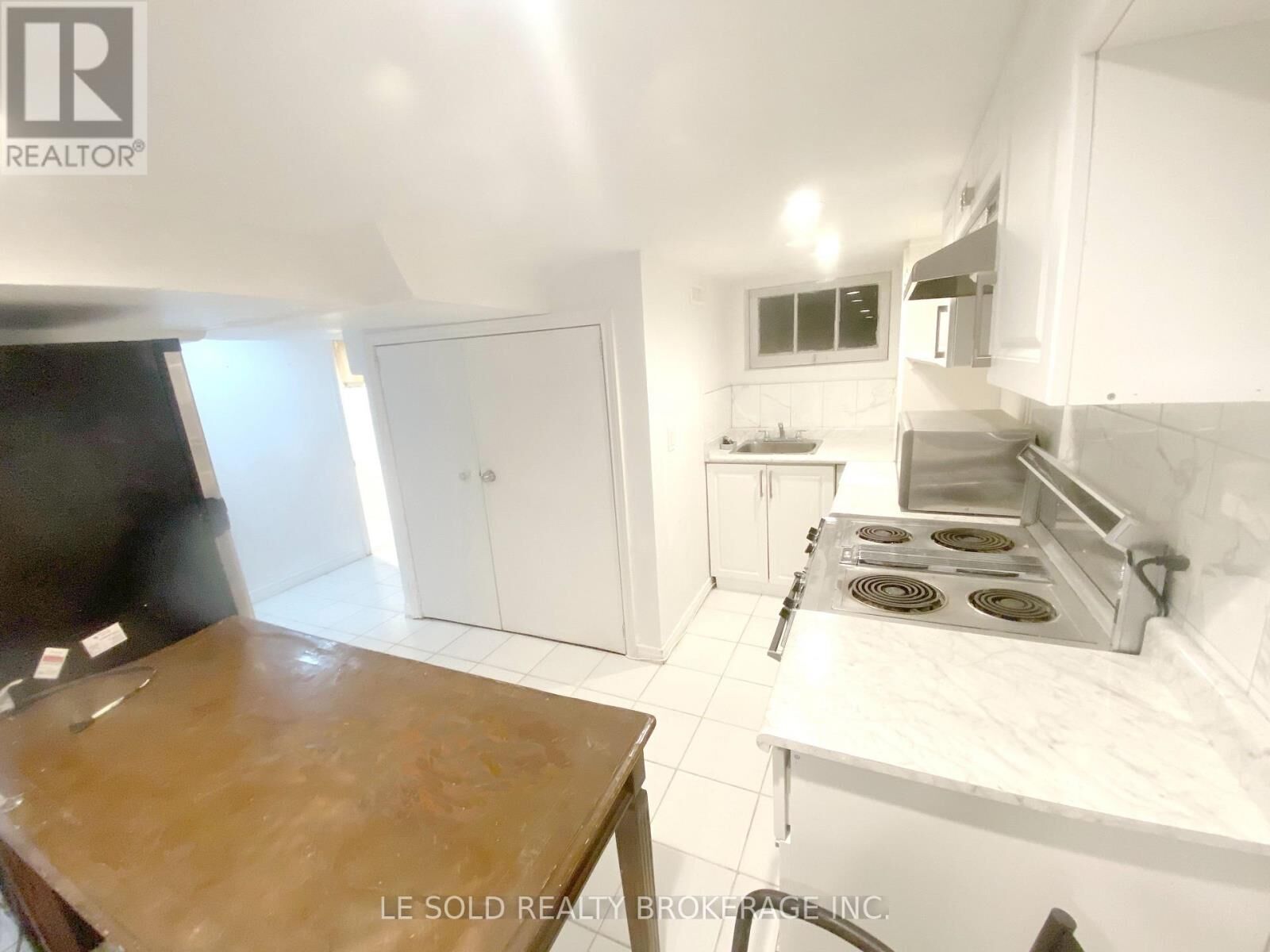 Property Photo:  130 Merna Avenue Bsmt  ON L8S 2L2 